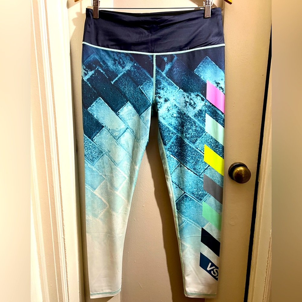 VSX Knockout running tight Large